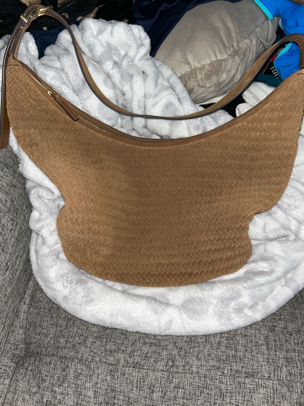 Madewell The Essential Curve Shoulder Bag - Picture 2 of 10